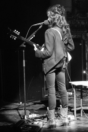 PJ Harvey soundcheck                